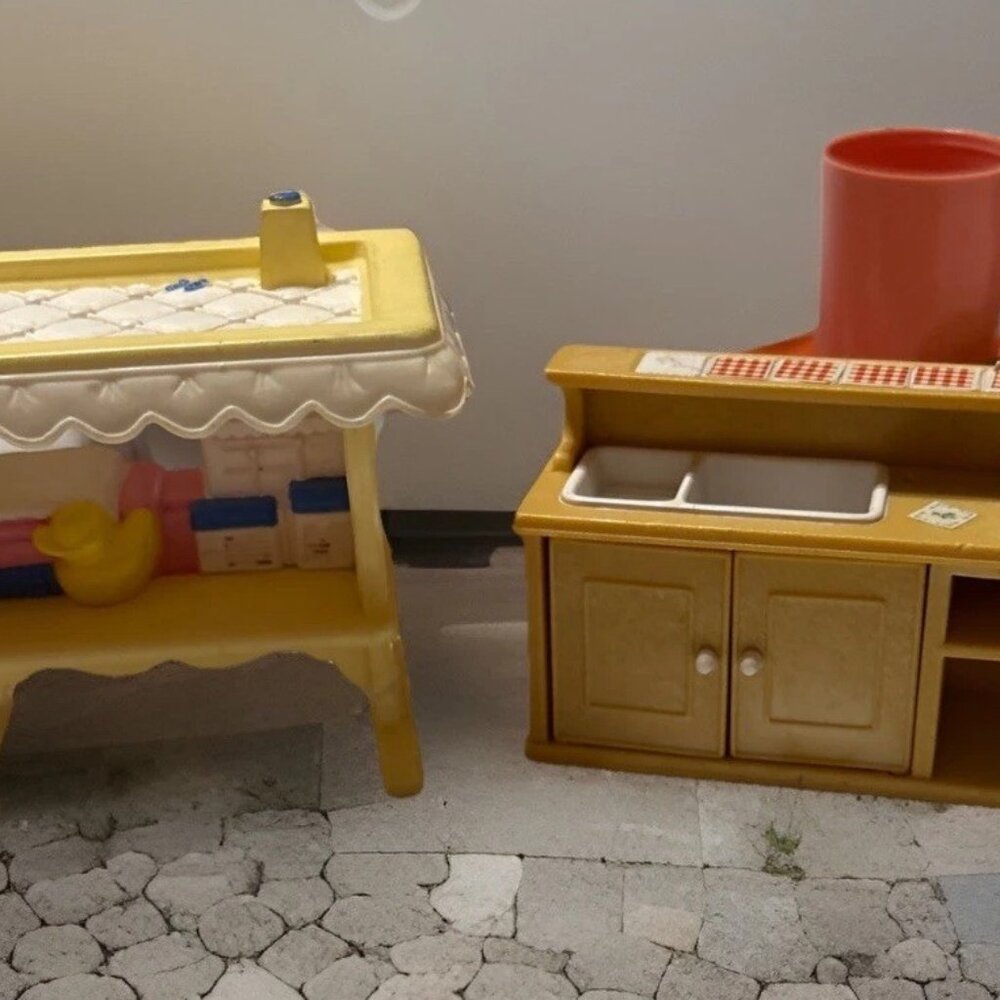 Dollhouse Furniture Sylvanian Families & Fisher Price Bundled With Other Items